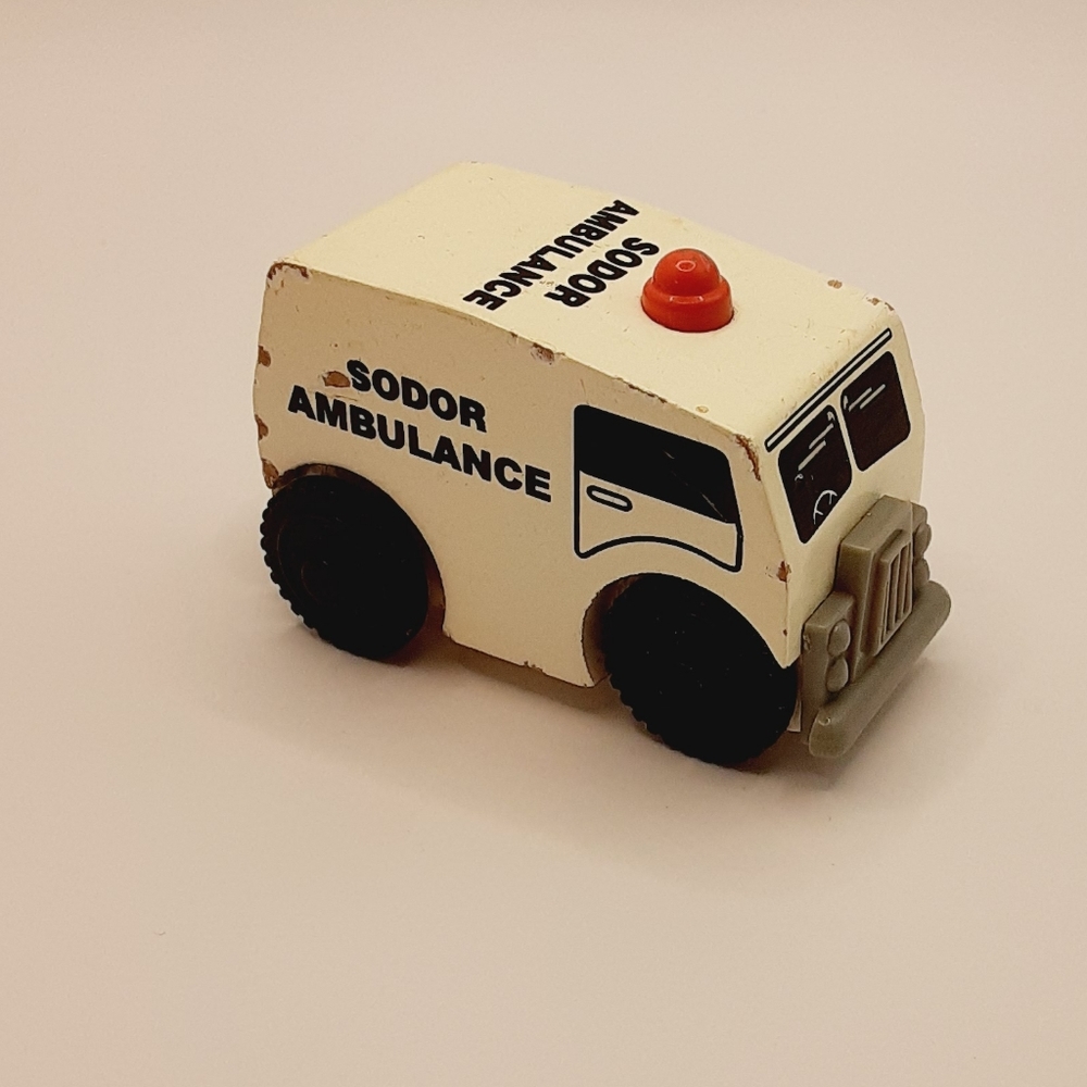 VINTAGE Thomas the Tank Engine- 2003 Wooden Railway, SODOR AMBULANCE- Used.